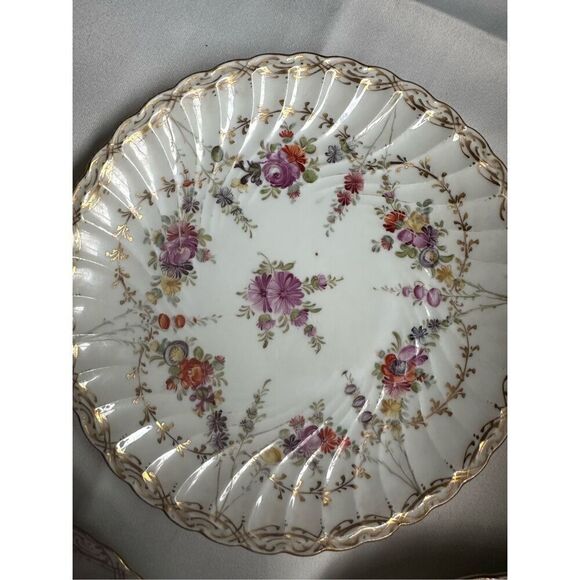Meissen Porcelain Plates with Floral & Gold Gilt floral hand painted 7.4” - Picture 8 of 10